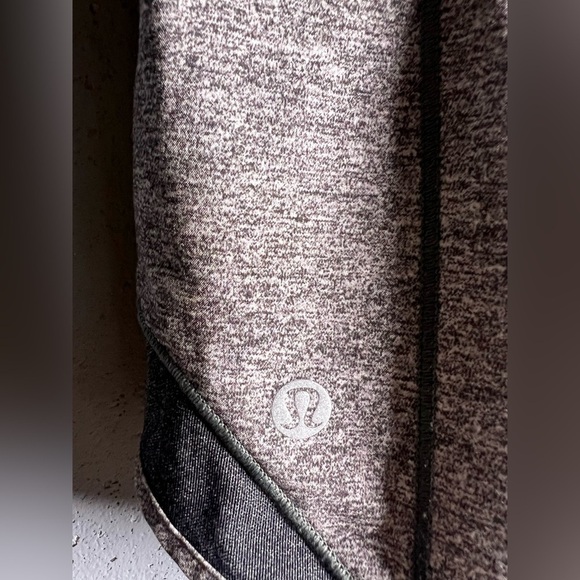 Lululemon Hotty Hot Short  Low-Rise 4 Tall “Heather Lux Multi Black - Picture 7 of 9